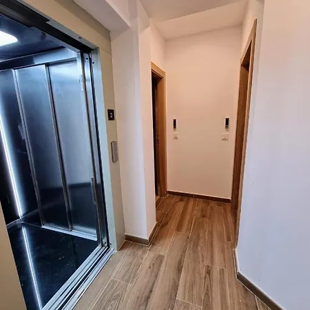 Apartment Berrueta , Plaza Mayor By Albany Leon