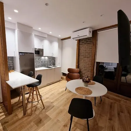 Berrueta , Plaza Mayor By Albany *