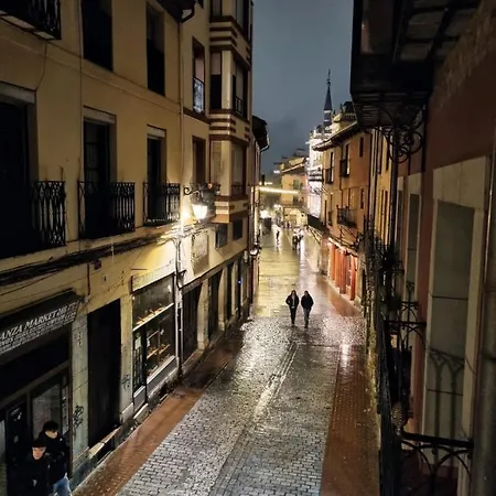 Berrueta , Plaza Mayor By Albany Leon