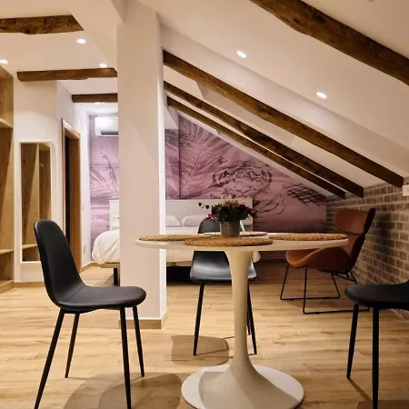 Berrueta , Plaza Mayor By Albany Apartment