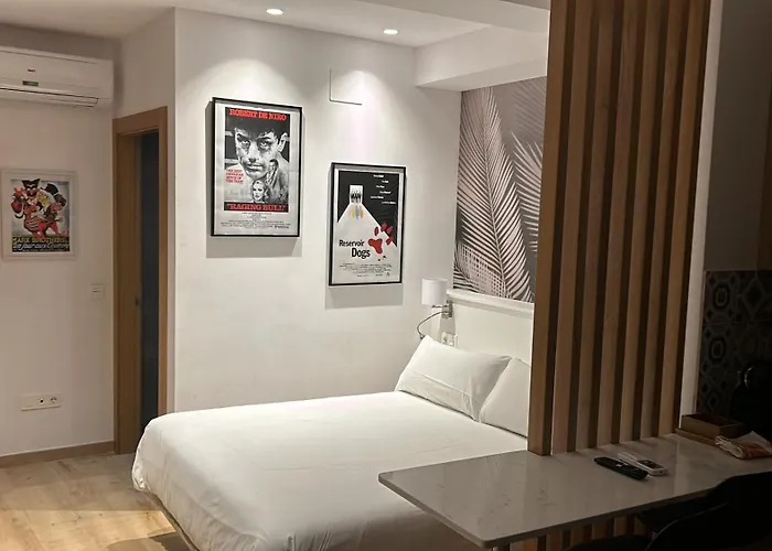 Berrueta , Plaza Mayor By Albany